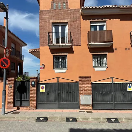 Casa Con Piscina A 10 Min De Granada Centro, Parking Gratis Holiday home *